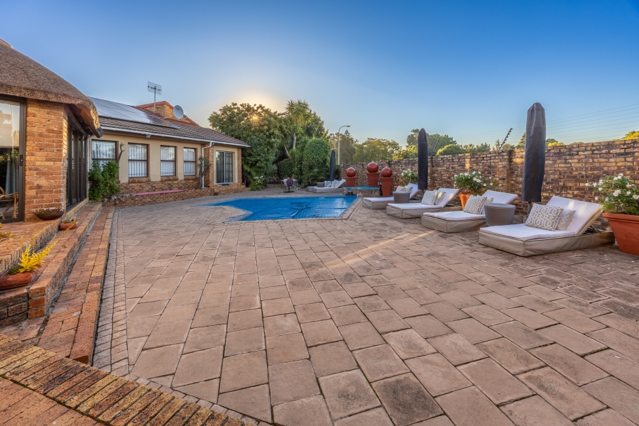 6 Bedroom Property for Sale in Eversdal Western Cape
